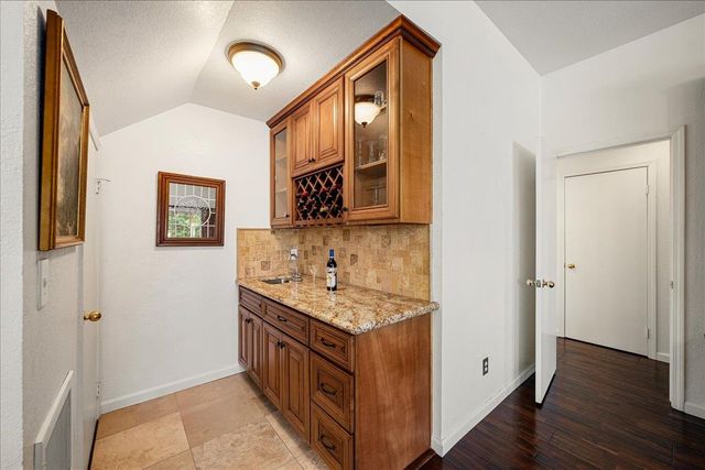 296 Randall Dr, Folsom, CA 95630