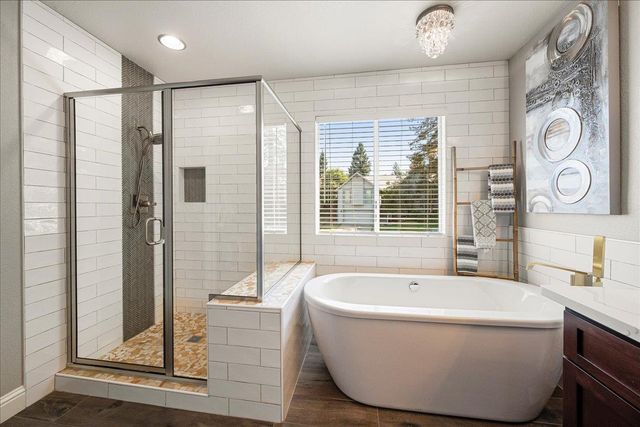 296 Randall Dr, Folsom, CA 95630