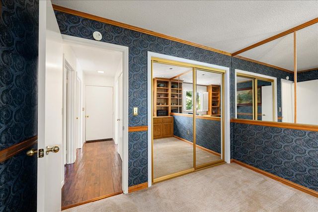 296 Randall Dr, Folsom, CA 95630