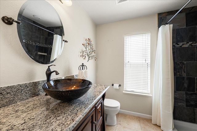 296 Randall Dr, Folsom, CA 95630