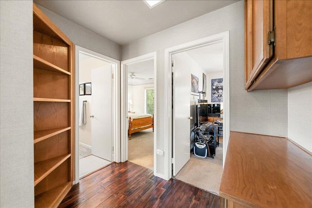 296 Randall Dr, Folsom, CA 95630