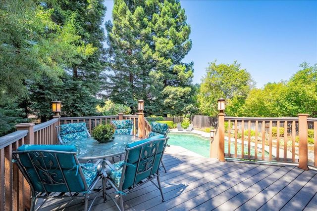 296 Randall Dr, Folsom, CA 95630