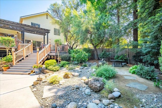 296 Randall Dr, Folsom, CA 95630