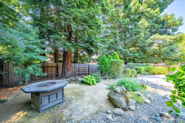 296 Randall Dr, Folsom, CA 95630