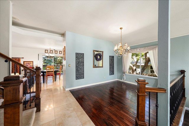 296 Randall Dr, Folsom, CA 95630