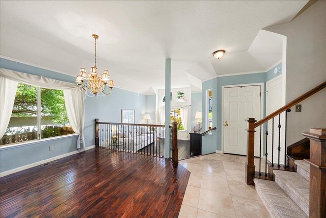 296 Randall Dr, Folsom, CA 95630