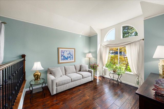 296 Randall Dr, Folsom, CA 95630