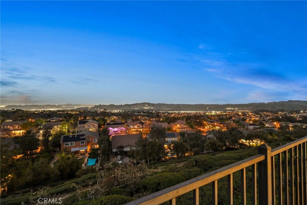 Image 11 of property listing at 1561 Vandagriff Way, Corona, CA 92883