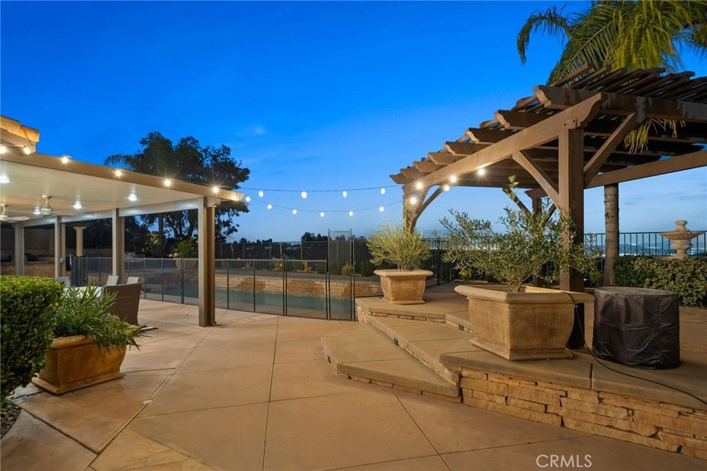 Image 13 of property listing at 1561 Vandagriff Way, Corona, CA 92883