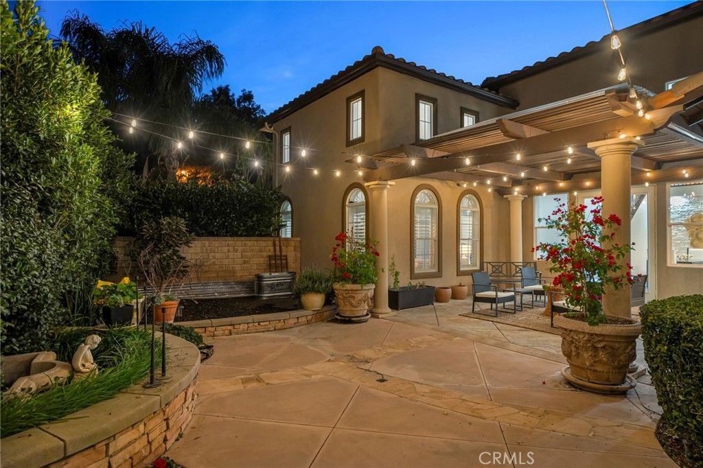 Image 14 of property listing at 1561 Vandagriff Way, Corona, CA 92883