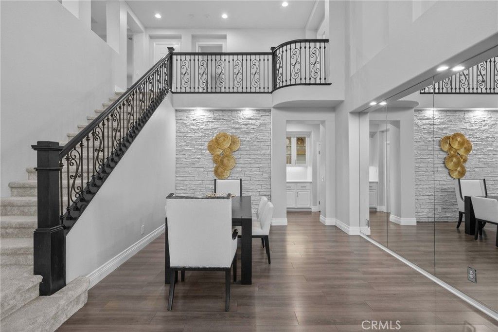 Image 28 of property listing at 1561 Vandagriff Way, Corona, CA 92883