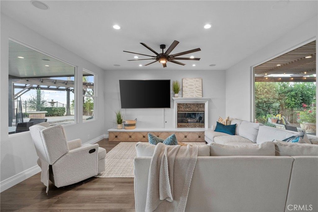 Image 31 of property listing at 1561 Vandagriff Way, Corona, CA 92883