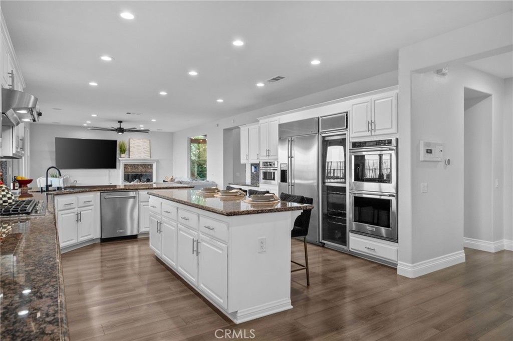 Image 38 of property listing at 1561 Vandagriff Way, Corona, CA 92883