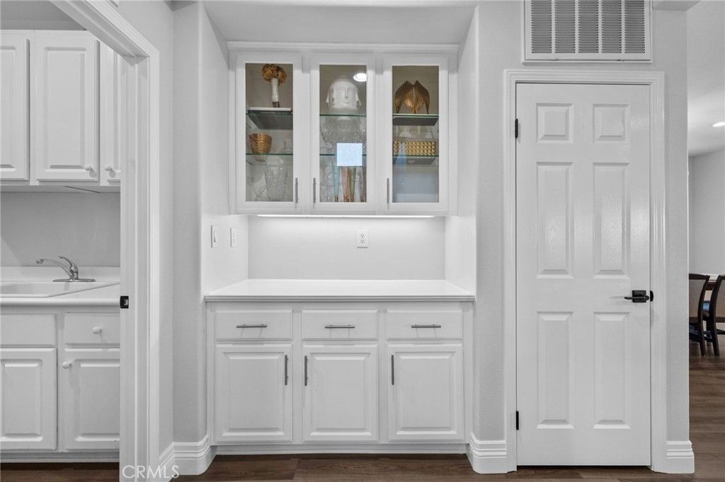 Image 41 of property listing at 1561 Vandagriff Way, Corona, CA 92883