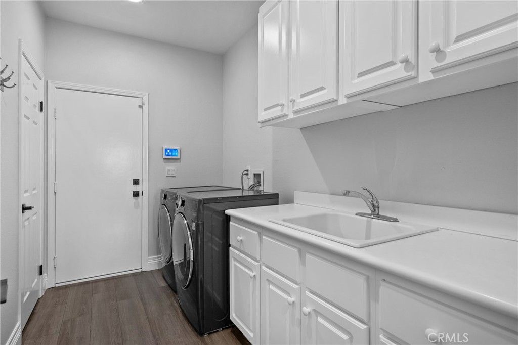 Image 42 of property listing at 1561 Vandagriff Way, Corona, CA 92883