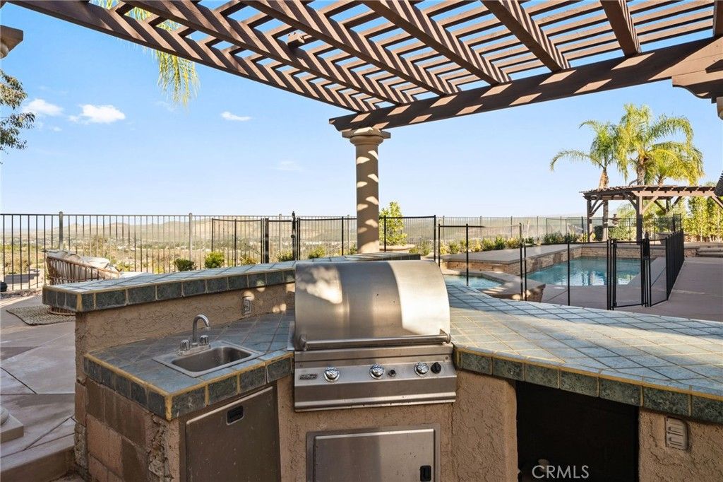 Image 65 of property listing at 1561 Vandagriff Way, Corona, CA 92883