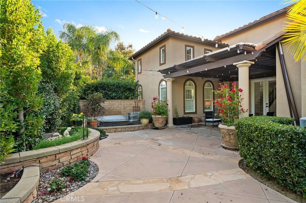 Image 68 of property listing at 1561 Vandagriff Way, Corona, CA 92883