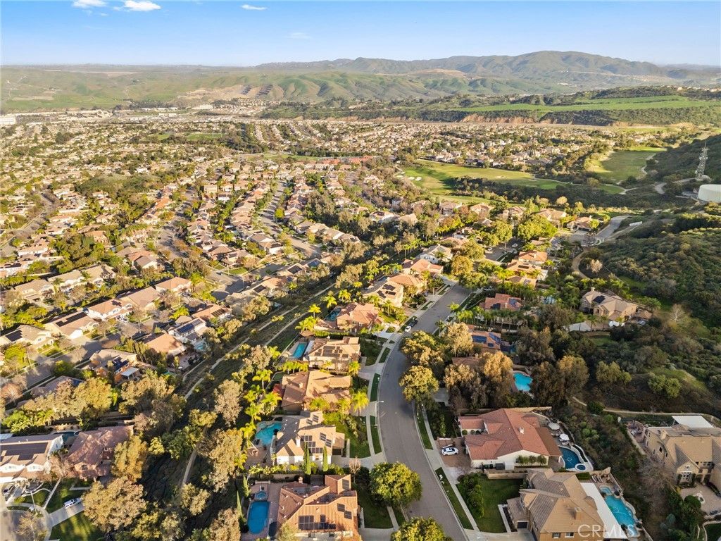 Image 71 of property listing at 1561 Vandagriff Way, Corona, CA 92883