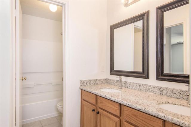 9811 S Galwan Circle, Houston, TX 77070