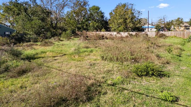 4823 Wenda Street, Houston, TX 77033