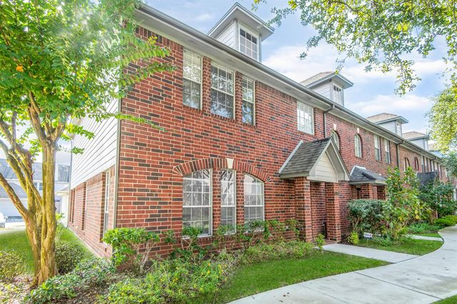 1241 El Camino Village Drive, Webster, TX 77058