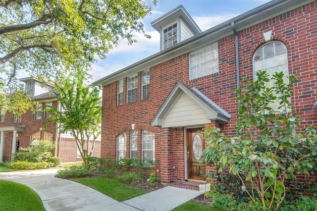 1241 El Camino Village Drive, Webster, TX 77058