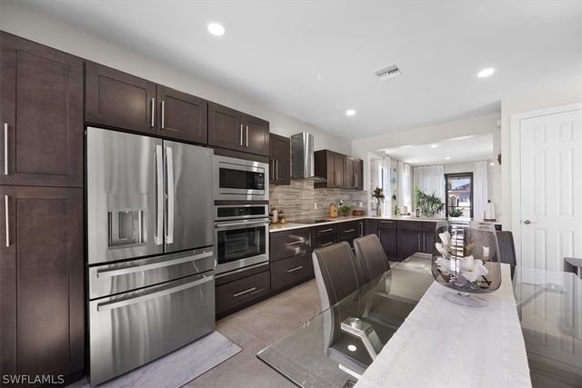 301 Kismet PKWY E, Cape Coral, FL 33909