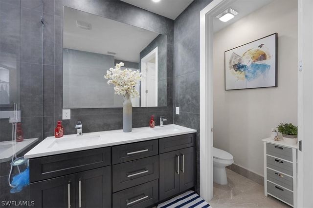 301 Kismet PKWY E, Cape Coral, FL 33909