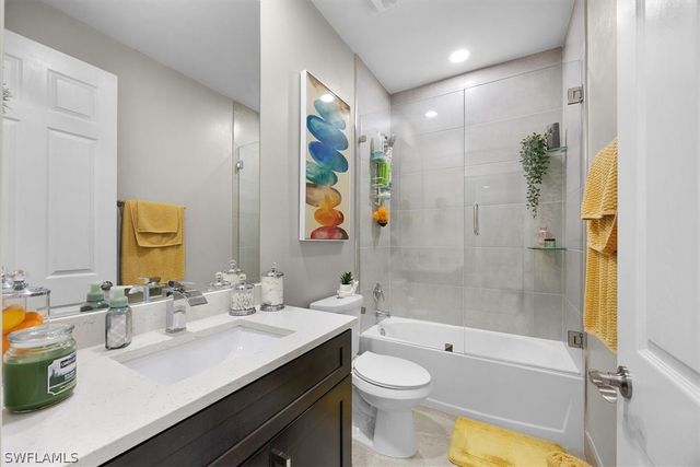 301 Kismet PKWY E, Cape Coral, FL 33909