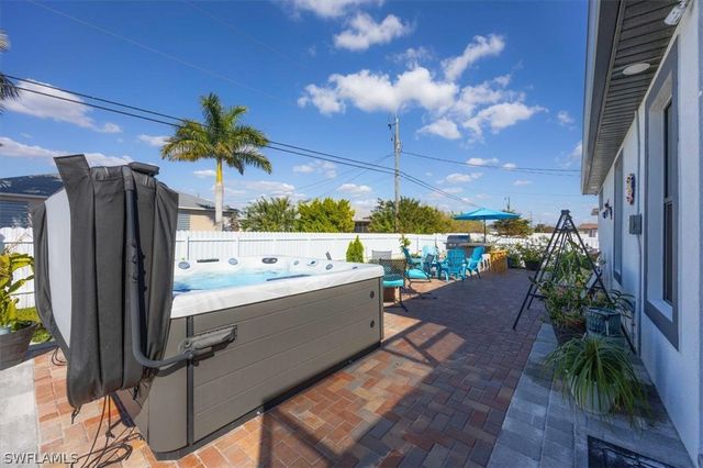 301 Kismet PKWY E, Cape Coral, FL 33909