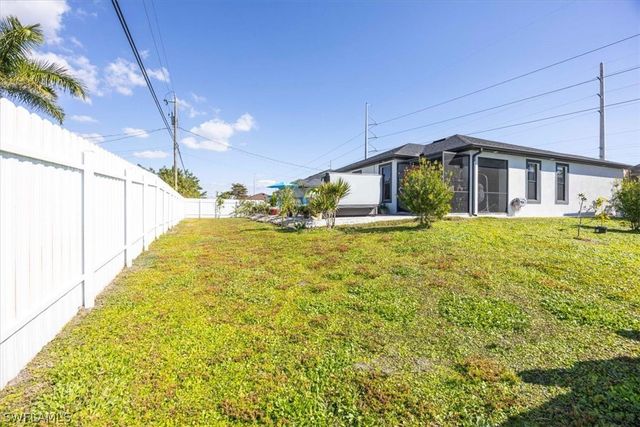 301 Kismet PKWY E, Cape Coral, FL 33909