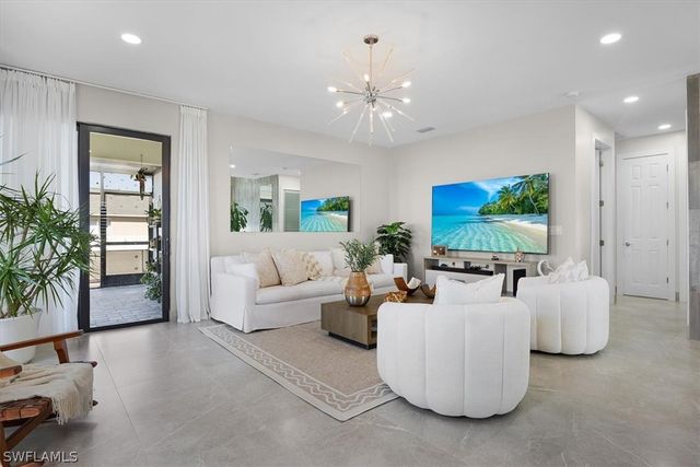 301 Kismet PKWY E, Cape Coral, FL 33909