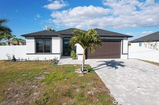 301 Kismet PKWY E, Cape Coral, FL 33909