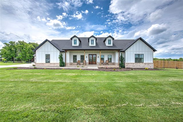 13985 N Mount Olive Road, Gravette, AR 72736