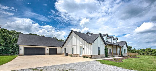 13985 N Mount Olive Road, Gravette, AR 72736