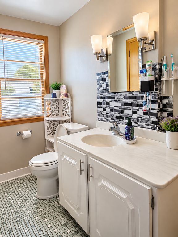 1796 Hawthorne Avenue E, Saint Paul, MN 55119 — photo 4