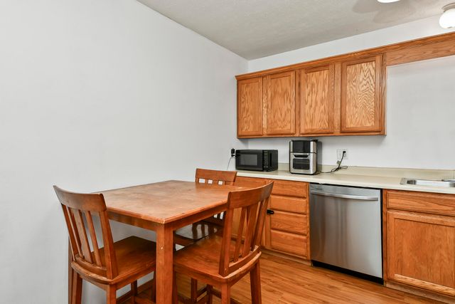 1306 N Brown Avenue, Springfield, MO 65802