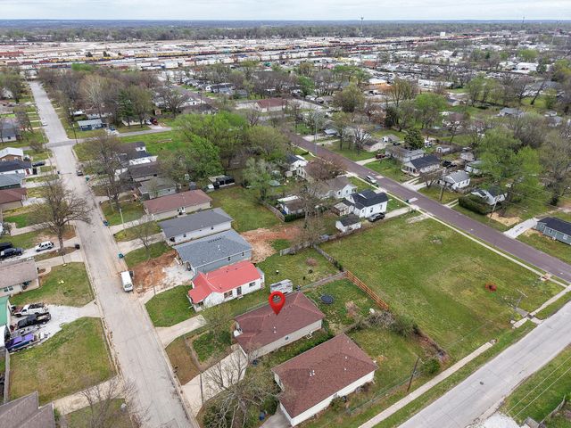 1306 N Brown Avenue, Springfield, MO 65802