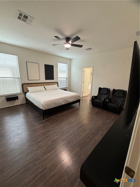 Image 12 of property listing at 716 Tumbleweed Trail, Temple, TX 76502