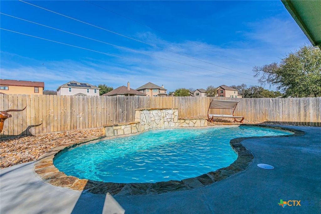 Image 15 of property listing at 716 Tumbleweed Trail, Temple, TX 76502