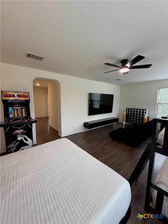 Image 7 of property listing at 716 Tumbleweed Trail, Temple, TX 76502