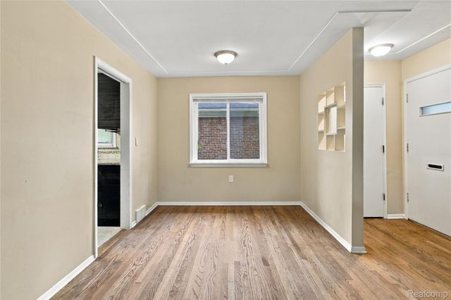 21721 Sussex Street, Oak Park, MI 48237
