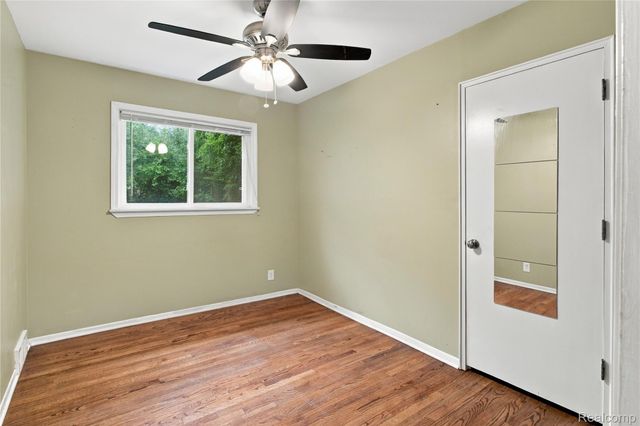 21721 Sussex Street, Oak Park, MI 48237