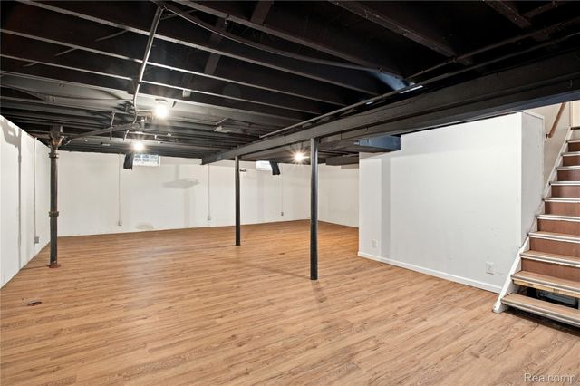 21721 Sussex Street, Oak Park, MI 48237