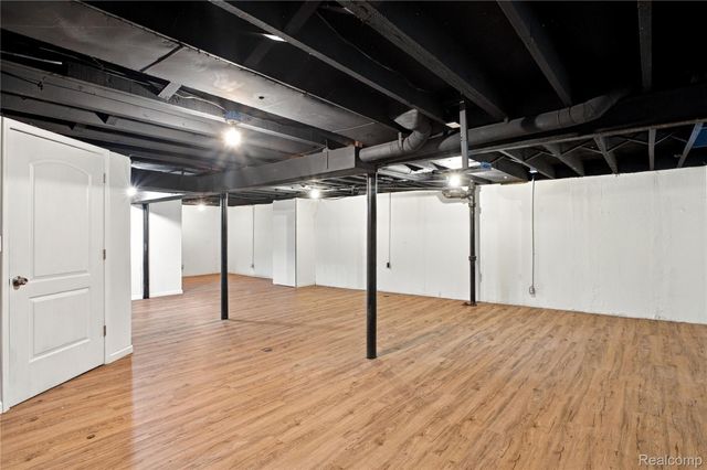 21721 Sussex Street, Oak Park, MI 48237