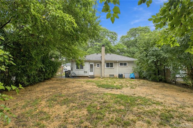 21721 Sussex Street, Oak Park, MI 48237