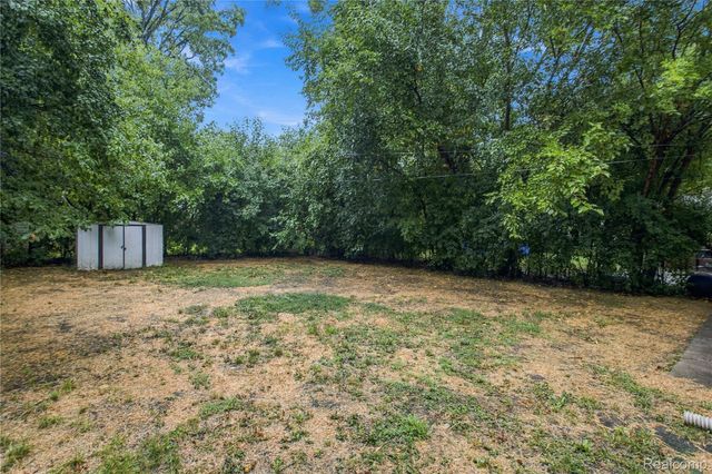 21721 Sussex Street, Oak Park, MI 48237