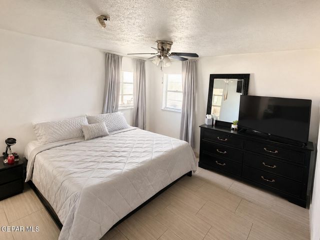 5733 ARROWHEAD Drive, El Paso, TX 79924
