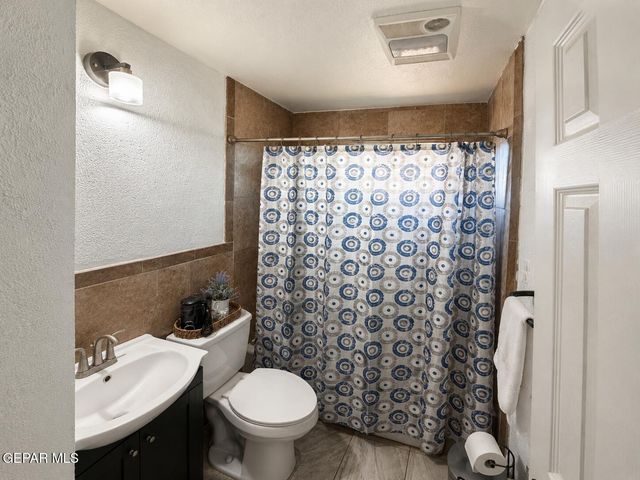 5733 ARROWHEAD Drive, El Paso, TX 79924