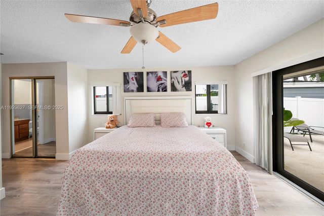 10446 SW 52nd St, Cooper City, FL 33328